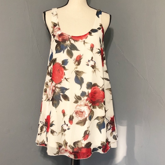 Tobi Dresses & Skirts - TOBI Red & Blue Rose Dress